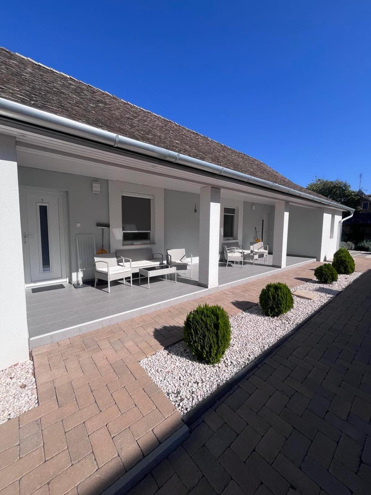 Mykonos Apartman Makó Zewnętrze zdjęcie
